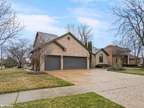 18191 Huron, Macomb, MI 48042 photo 2