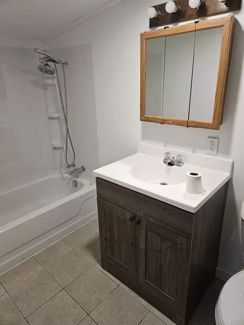 Bath - 4802 Maplewood, Harrison, MI 48625 photo 2 of 4
