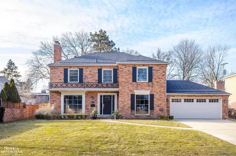641 N Oxford, Grosse Pointe Woods, MI 48236
