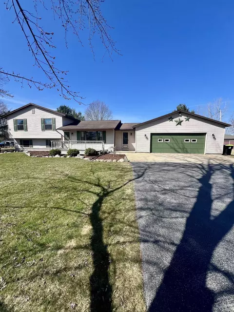 5670 11 Mile, Freeland, MI 48623