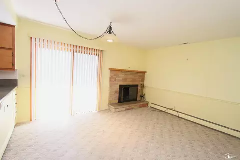 Living - 1845 N Custer, Monroe, MI 48162 photo 3 of 3