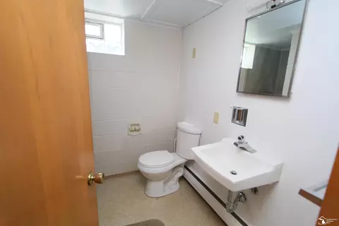 Bath - 1845 N Custer, Monroe, MI 48162 photo 2 of 2