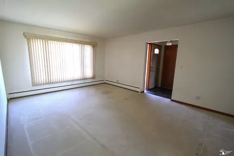 Living - 1845 N Custer, Monroe, MI 48162 photo 2 of 3