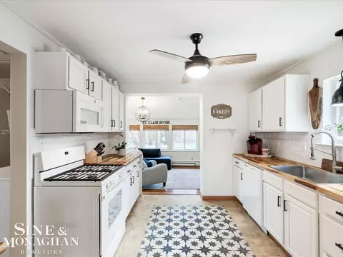 350 Colonial, Algonac, MI 48001 photo 10