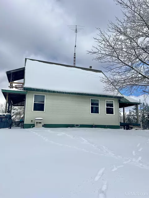 412 Cedardale 28th Rd, Cornell, MI 49818 photo 2