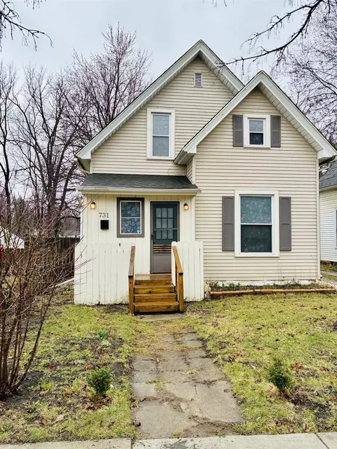 731 W Stewart, Owosso, MI 48867
