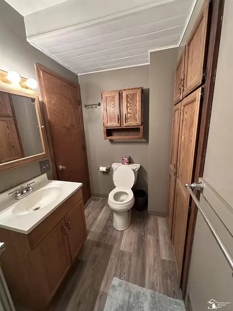 Bath - 9405 Crabb, Temperance, MI 48182 photo 1 of 4