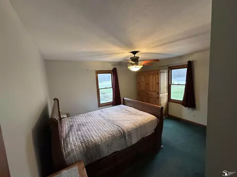 Bedroom - 9405 Crabb, Temperance, MI 48182 photo 3 of 5