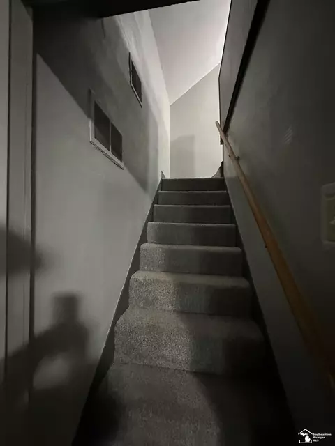 Entry Way - 9405 Crabb, Temperance, MI 48182 photo 1 of 2