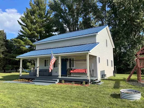 482 E Richmond Dr, Hope, MI 48628
