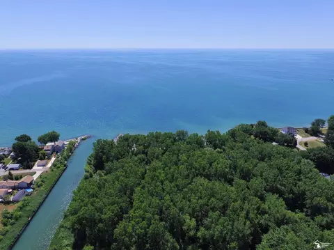 View/Area - 3126 Charme Hbr, Monroe, MI 48162 photo 8 of 10