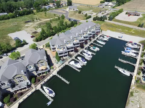 View/Area - 3126 Charme Hbr, Monroe, MI 48162 photo 9 of 10
