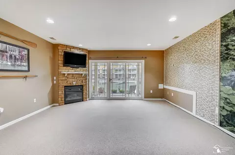 Living - 3126 Charme Hbr, Monroe, MI 48162 photo 8 of 11
