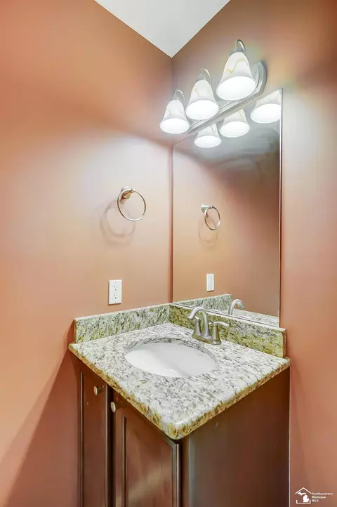 Bath - 3126 Charme Hbr, Monroe, MI 48162 photo 2 of 13