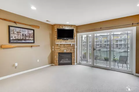Living - 3126 Charme Hbr, Monroe, MI 48162 photo 9 of 11