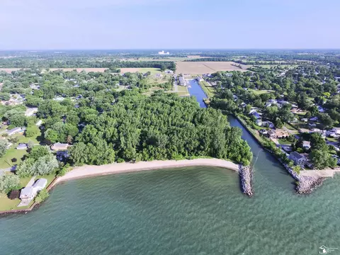 View/Area - 3126 Charme Hbr, Monroe, MI 48162 photo 6 of 10