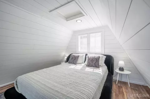 Bedroom - 1320 S Helen Lk, Ishpeming, MI 49849 photo 6 of 7
