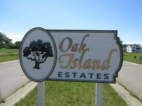 1010 Island, Essexville, MI 48732