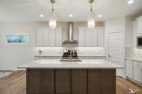 Kitchen - 300 Central Park Blvd, Monroe, MI 48162 photo 1 of 10