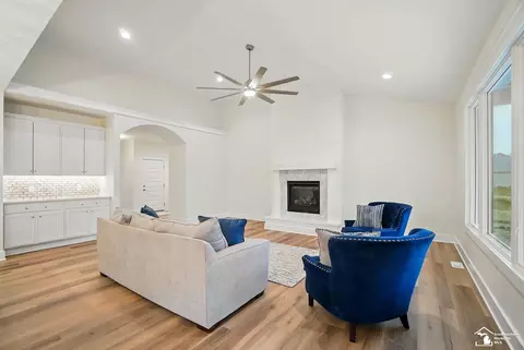 Living - 300 Central Park Blvd, Monroe, MI 48162 photo 4 of 5
