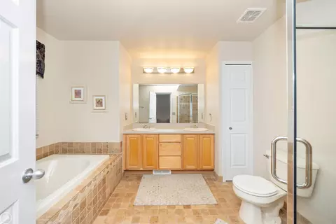 Bath - 45819 Winthrop, Macomb, MI 48044 photo 2 of 5