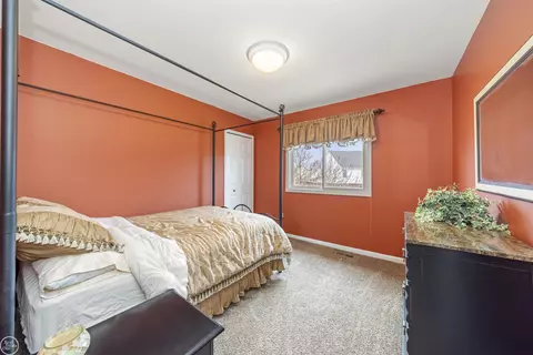 Bedroom - 45819 Winthrop, Macomb, MI 48044 photo 4 of 5