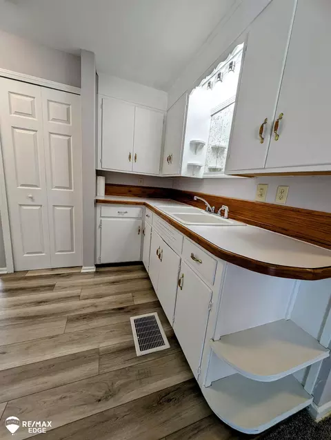 613 W Flint, Davison, MI 48423 photo 3