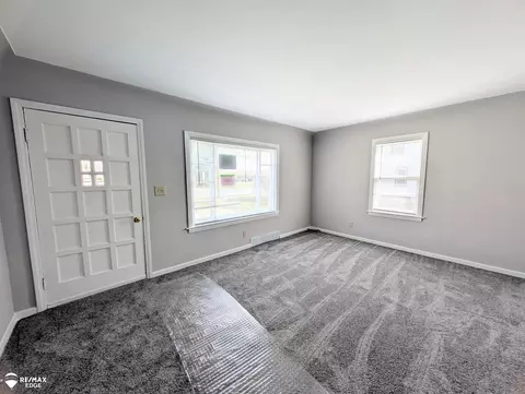 613 W Flint, Davison, MI 48423 photo 2