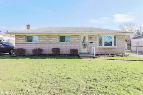 38568 Daytona, Sterling Heights, MI 48312