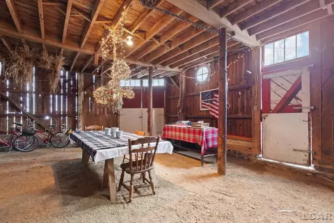 Dining - 7230 Milwaukee, Tecumseh, MI 49286 photo 1 of 3