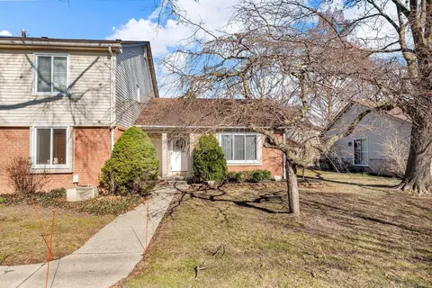 38157 Jefferson, Harrison Township, MI 48045