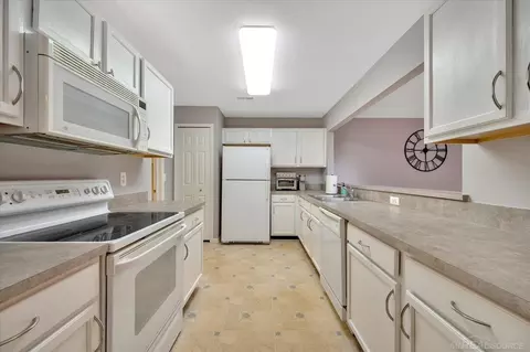 16453 Chatham, Macomb, MI 48044 photo 9