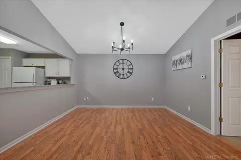 16453 Chatham, Macomb, MI 48044 photo 8
