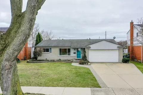 11782 Monsbrook, Sterling Heights, MI 48312