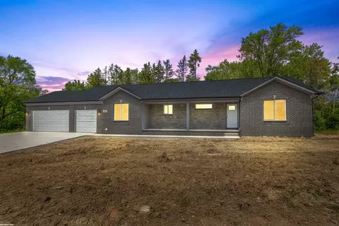 20619 Carlier, Clinton Township, MI 48035
