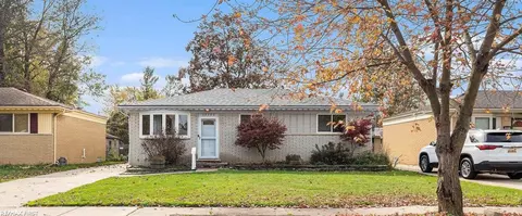 23262 Deanhurst, Clinton Township, MI 48035