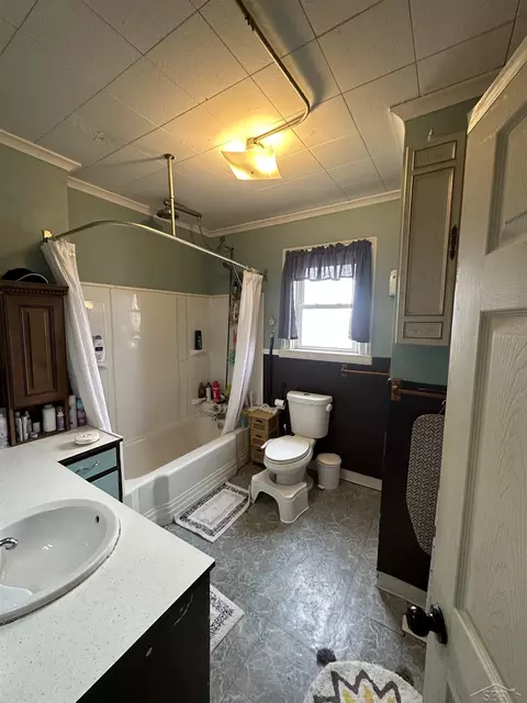 Bath - 1333 E Munger, Munger, MI 48747 photo 1 of 1