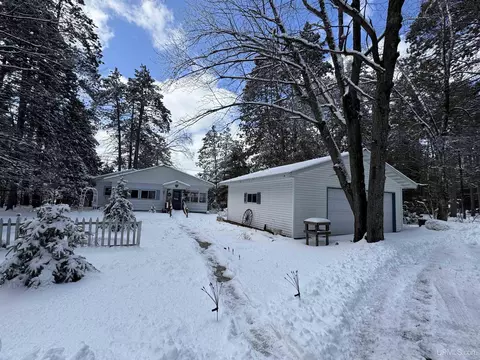 116 N Runkle Shr, Crystal Falls, MI 49920