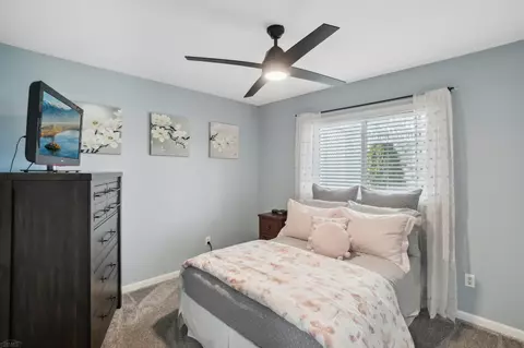 Bedroom - 15323 Olympic Dr, Macomb, MI 48044 photo 4 of 6