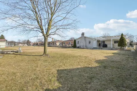 Exterior - 15323 Olympic Dr, Macomb, MI 48044 photo 6 of 7