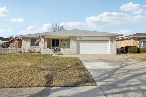 15323 Olympic Dr, Macomb, MI 48044