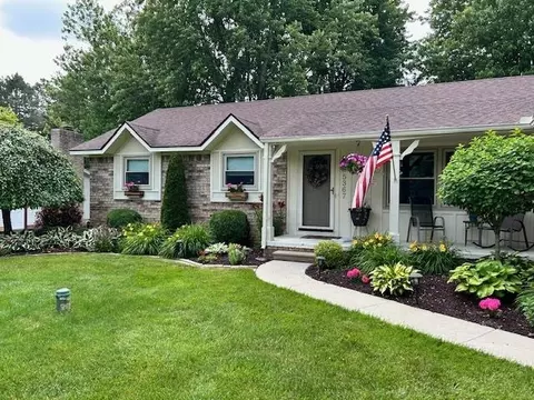 5367 Copley Sq, Grand Blanc, MI 48439