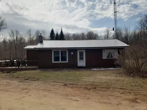22819 Osborn Dr, Mcmillan, MI 49853