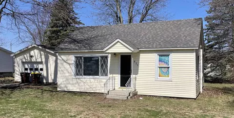811 E Liberty, Chesaning, MI 48616