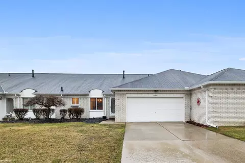 20531 Pine Mdw, Clinton Township, MI 48036