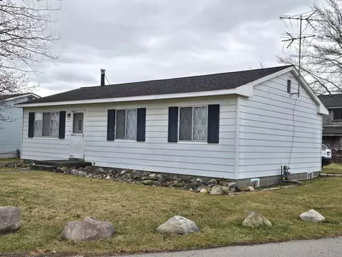 121 N Park, Algonac, MI 48001 photo 2