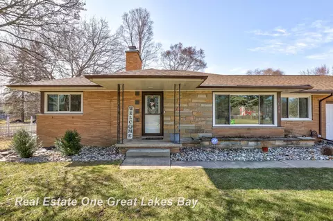 3028 E Frederick, Midland, MI 48640