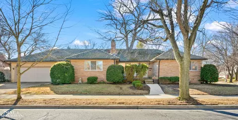 628 University, Grosse Pointe, MI 48230