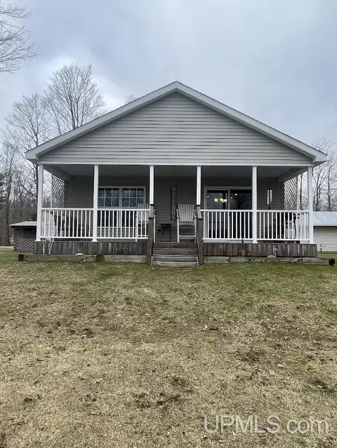 32399 W Johnson Lk, Eckerman, MI 49728