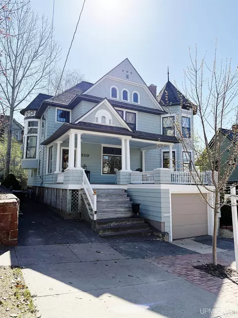 209 Center, Hancock, MI 49930